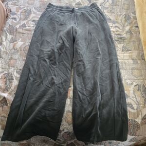 Lululemon Mid-Rise Wide Leg Scuba Pant in Dark Forest
